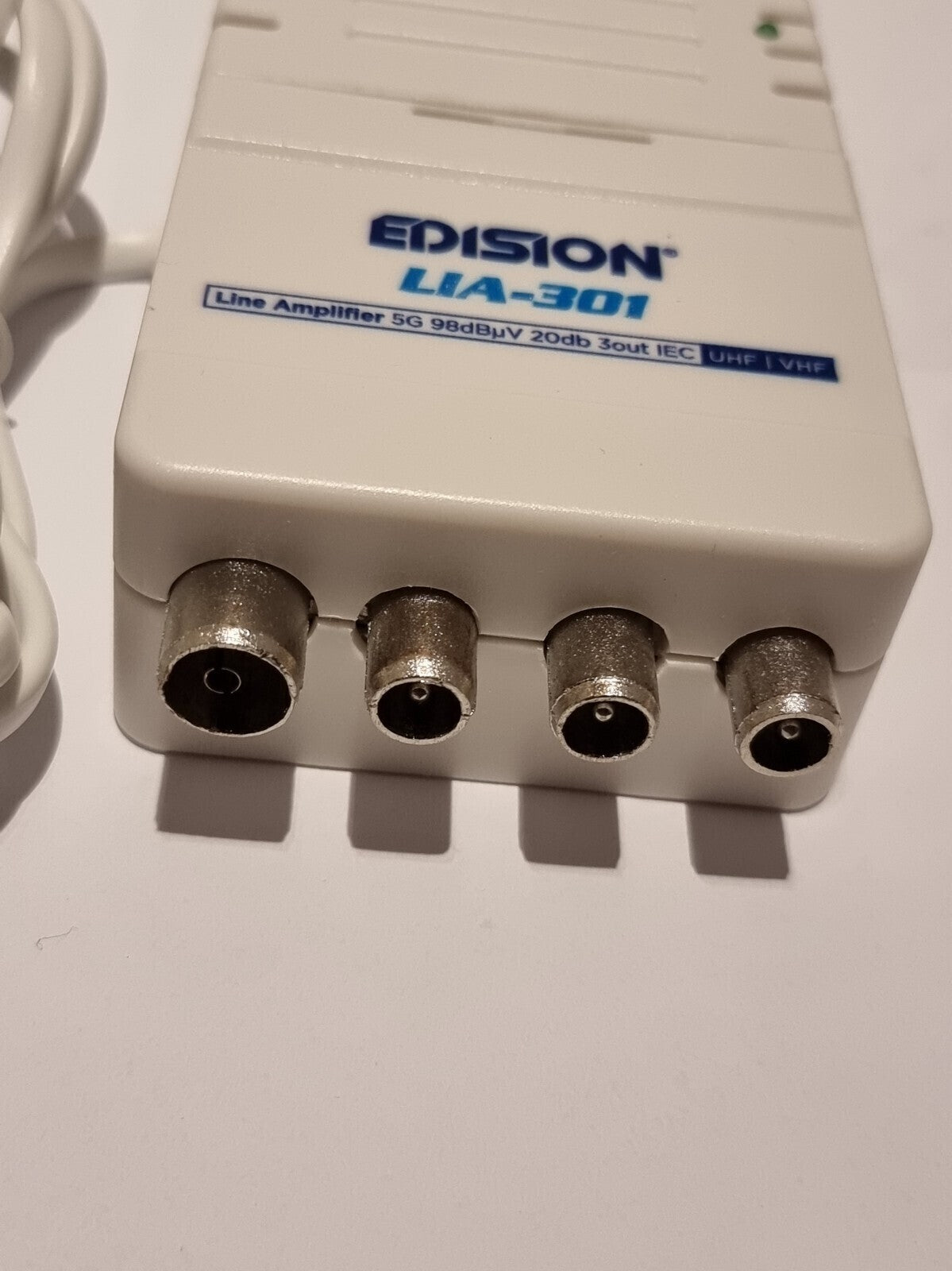 EDISON LIA-301 Hausanschlussverstärker UHF/VHF 47-694 MHz 1 Eingang 3 Ausgänge