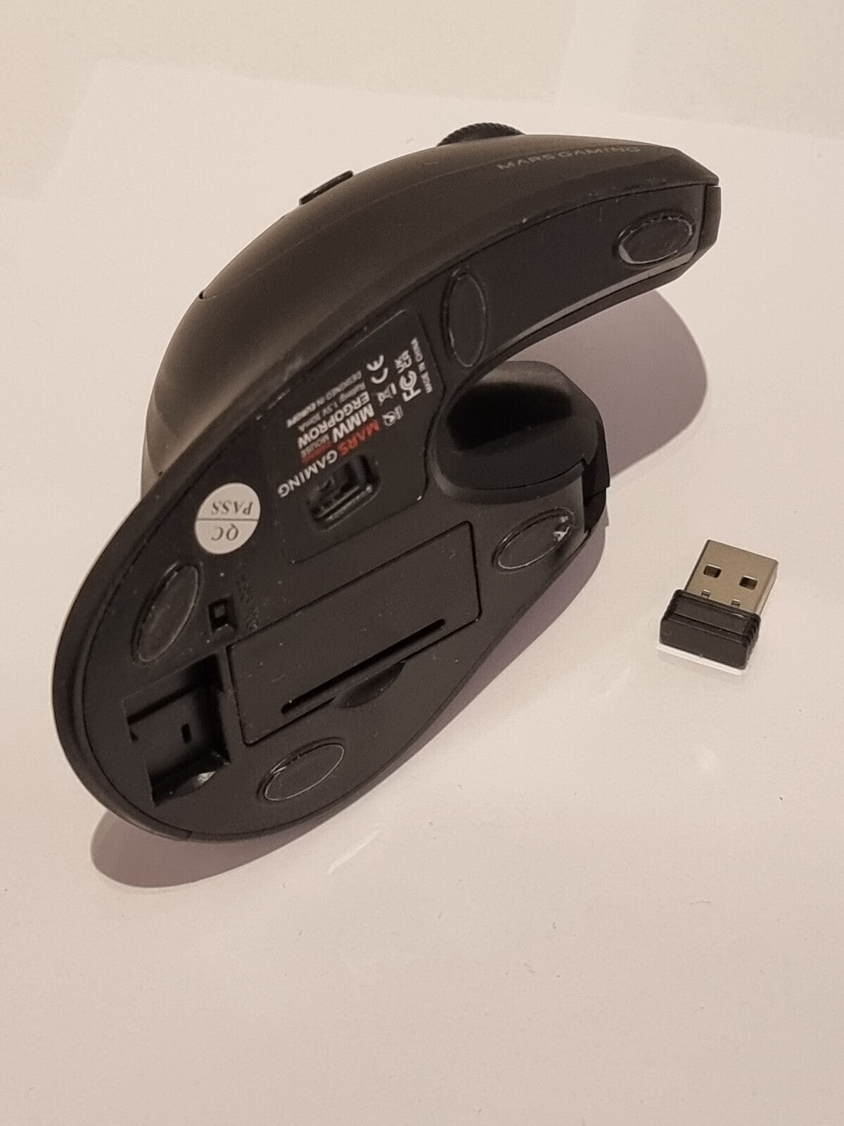 Mars Gaming MMW-ERGOPRO Vertikale Maus, 3200 DPI, 6 Tasten, Schwarz