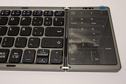 MoKo Faltbare Multi-Bluetooth Tastatur mit Touchpad & Ziffernblock auf Spanisch