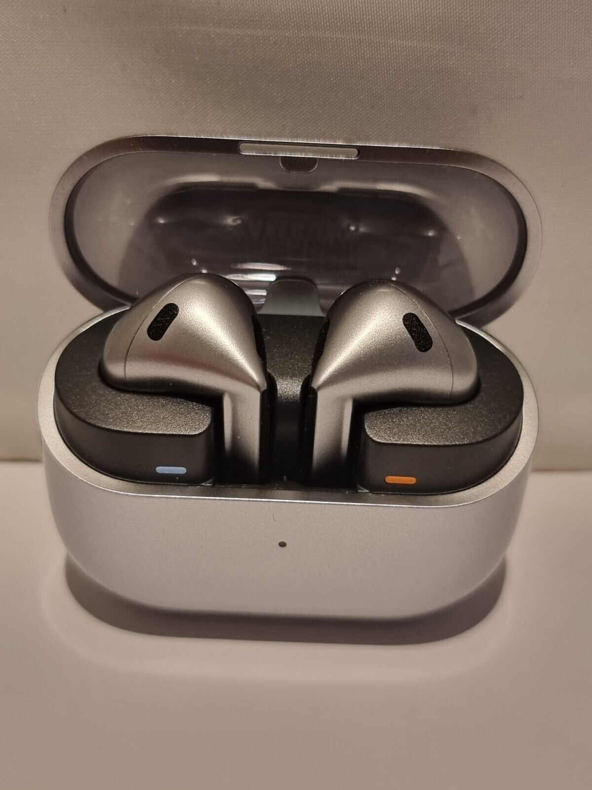 Samsung Galaxy Buds3 SM-R530, Silber Kopfhörer Neuwertig