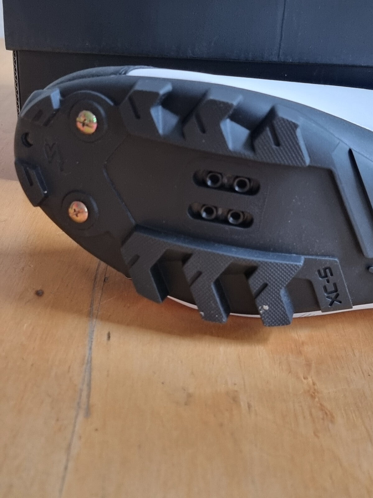 Spiuk Mountainbike-Schuh mit BOA-Drehverschluss, weiß, Größe 46