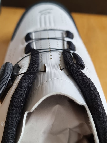 Spiuk Mountainbike-Schuh mit BOA-Drehverschluss, weiß, Größe 46