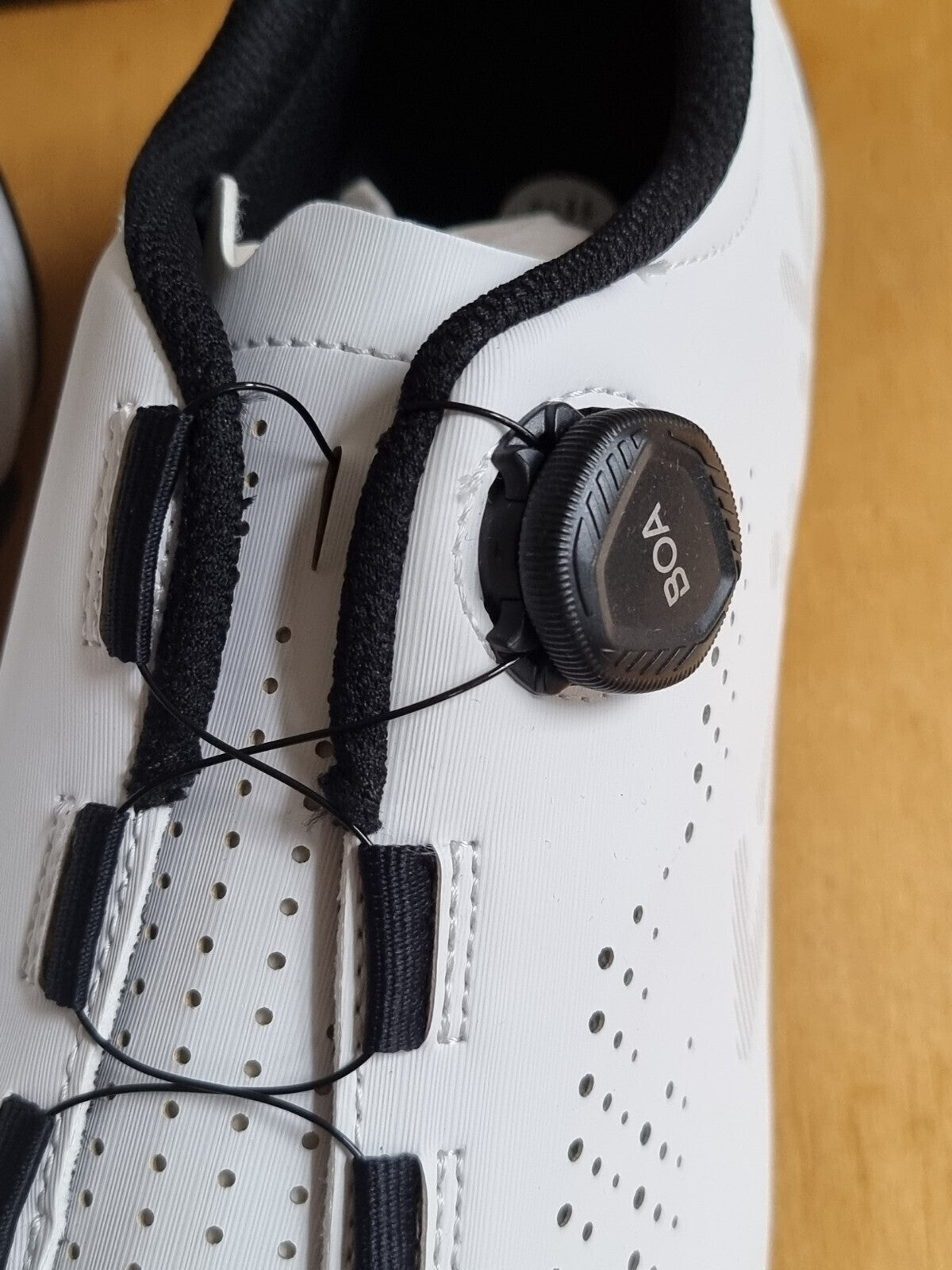 Spiuk Mountainbike-Schuh mit BOA-Drehverschluss, weiß, Größe 46
