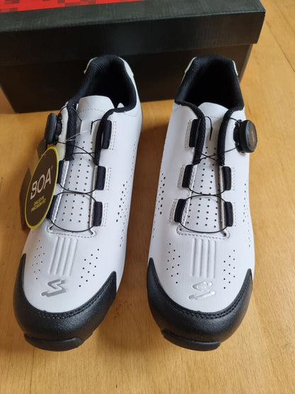 Spiuk Mountainbike-Schuh mit BOA-Drehverschluss, weiß, Größe 46