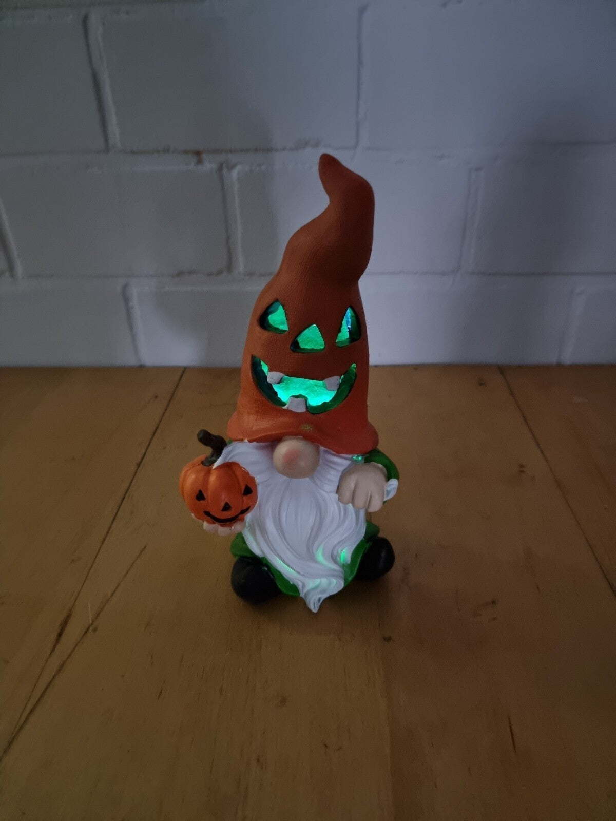 Halloween Dekofigur LED Farbwechsel 29 cm Geist Skelett Wichtel Grabstein RIP
