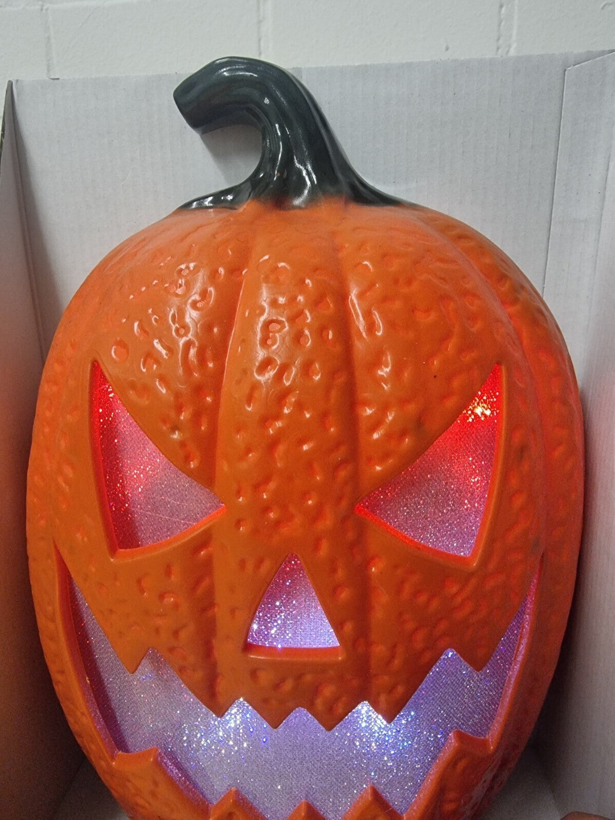 Halloween Deko-Maske Partydeko mit LED-Licht, Sound, Bewegungssensor 30 cm hoch