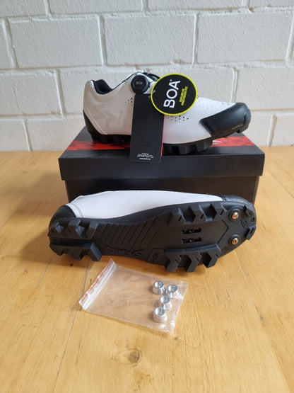 Spiuk Mountainbike-Schuh mit BOA-Drehverschluss, weiß, Größe 46
