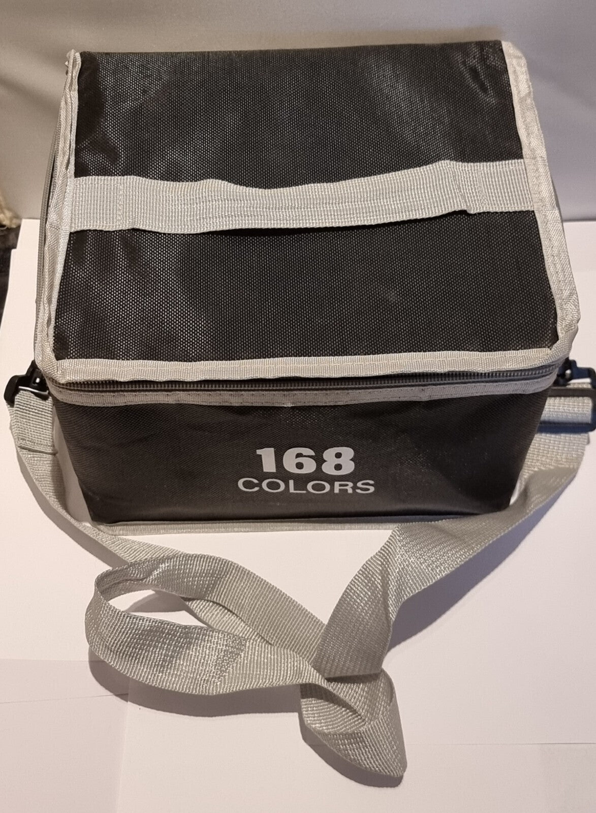 168 Farben Zwei Spitzen Filzstift Set mit Tragetasche